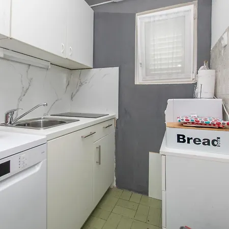 Vedro アパート コルチュラ